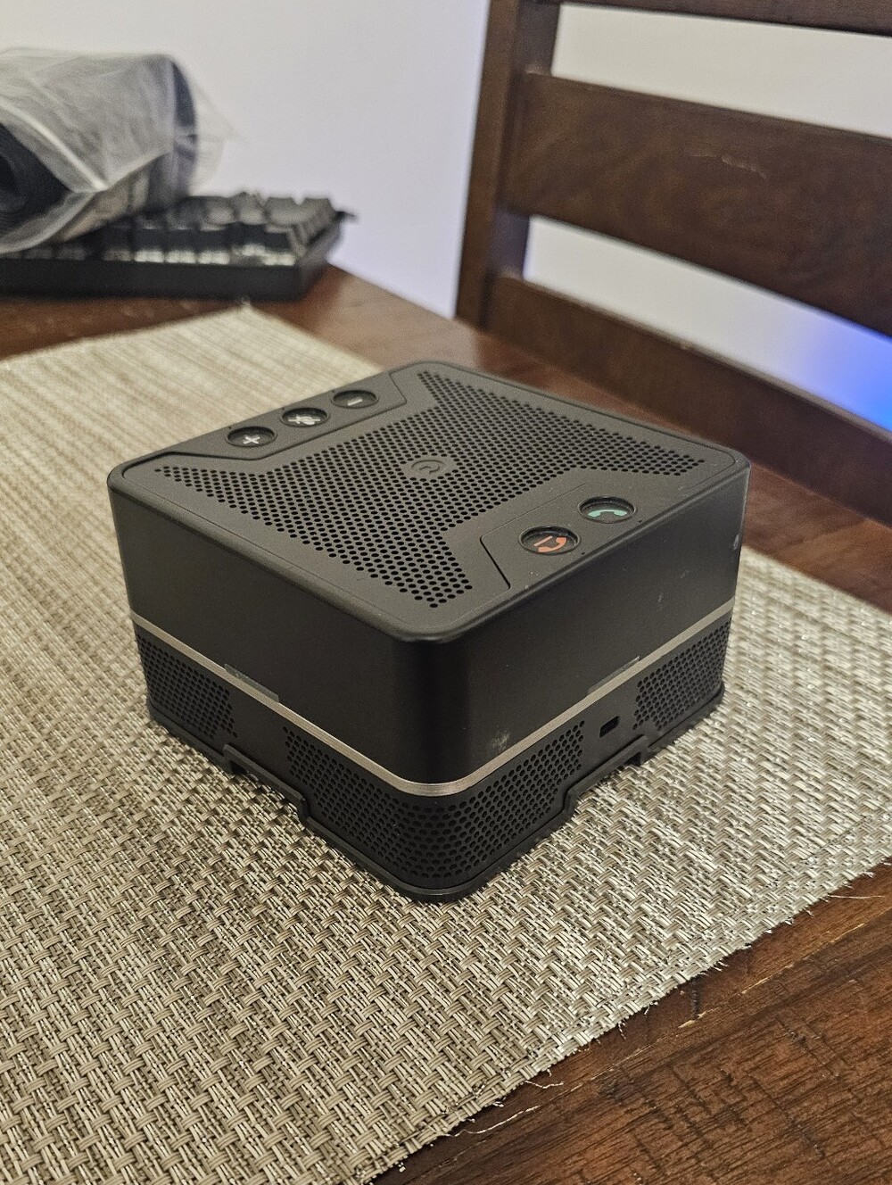 Google Meet Speaker and microphone for Desktop or Conference Rooms
